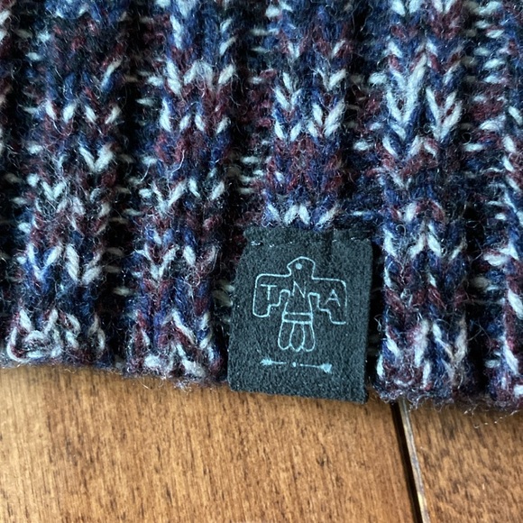 Aritzia lambs wool sweater - Picture 6 of 6